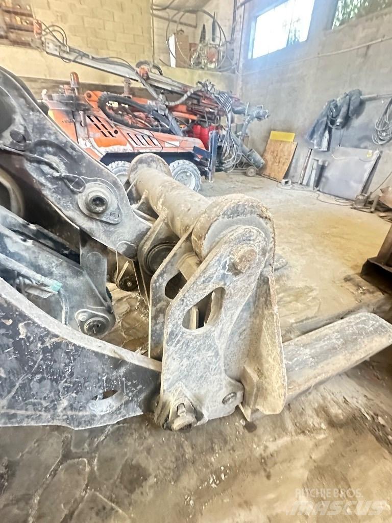 Volvo L 220 E Kolesové nakladače