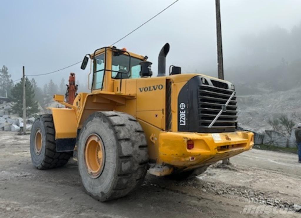 Volvo L 220 E Kolesové nakladače