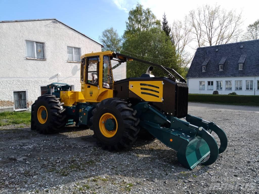 HSM 904S Lesné traktory