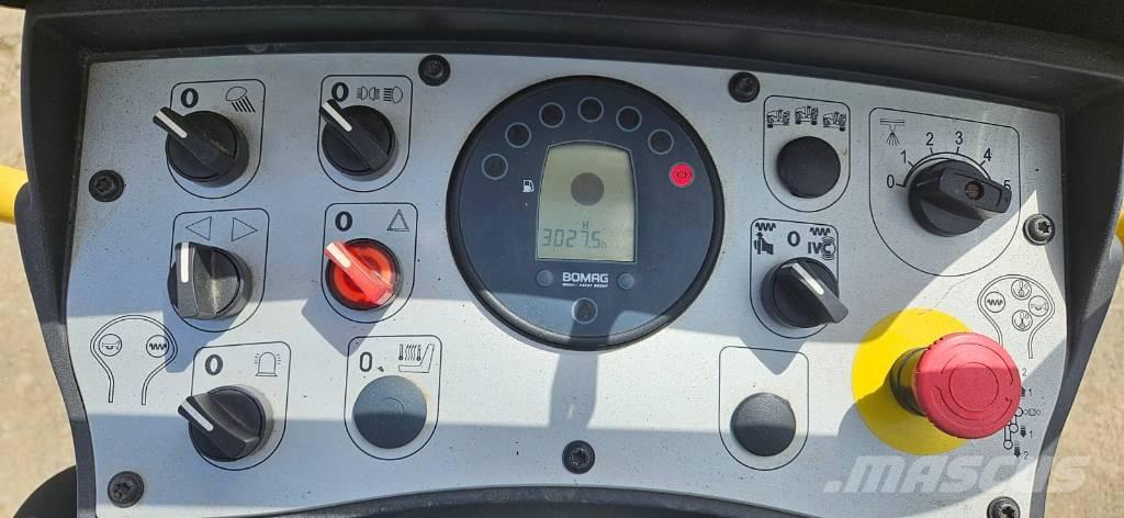 Bomag BW 100 ACM-5 Kombinované valce