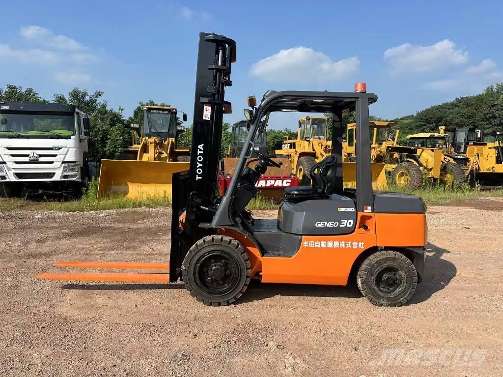 Toyota 30 Forklift Dieselové vozíky