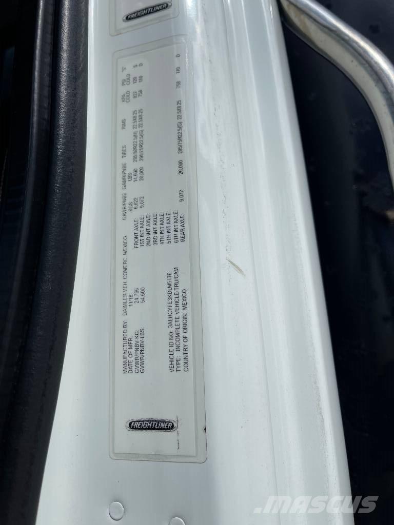 Freightliner M 106 Plošinové nákladné automobily/nákladné automobily so sklápacími bočnicami