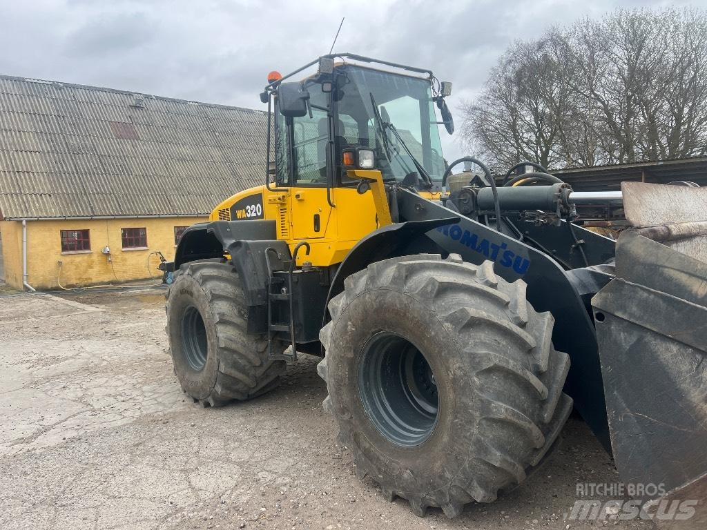 Komatsu WA 320-5 Kolesové nakladače