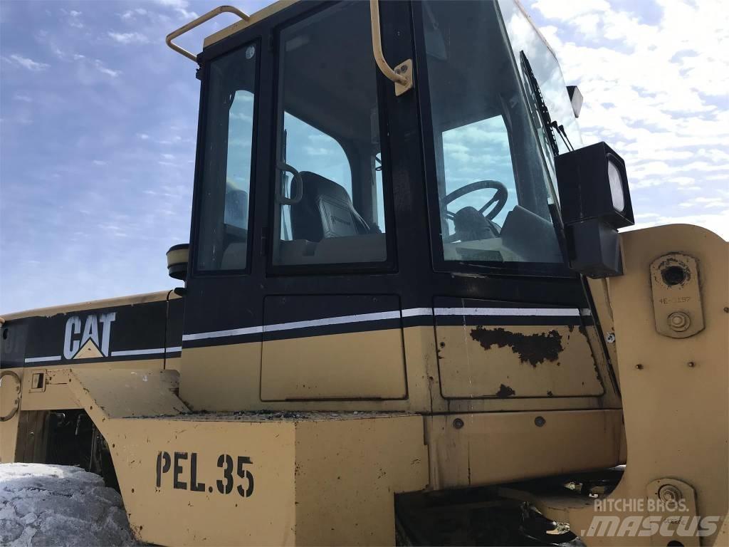 CAT 960 F Kolesové nakladače
