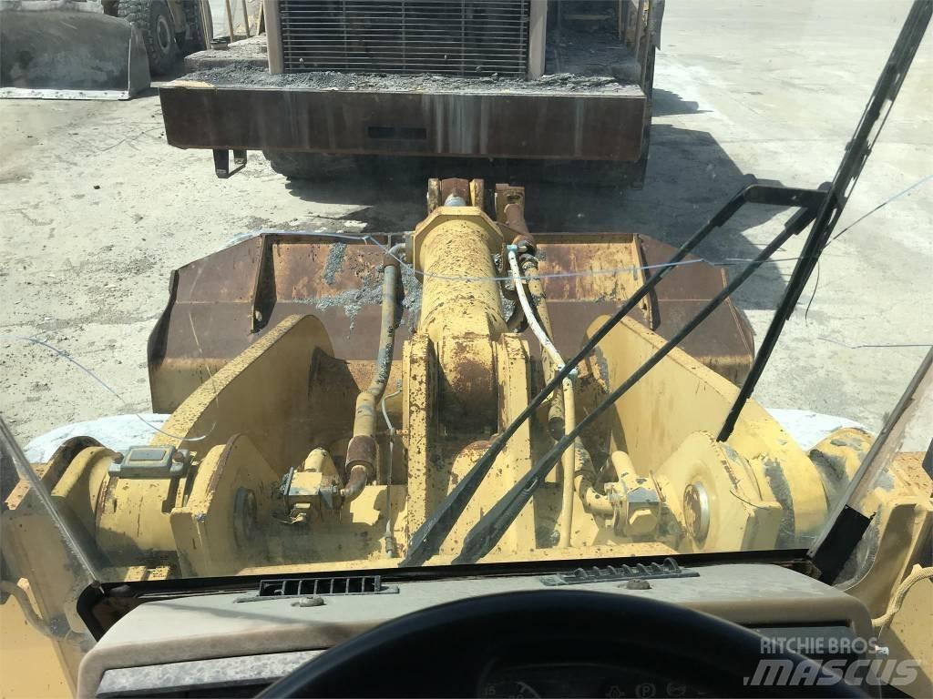 CAT 960 F Kolesové nakladače
