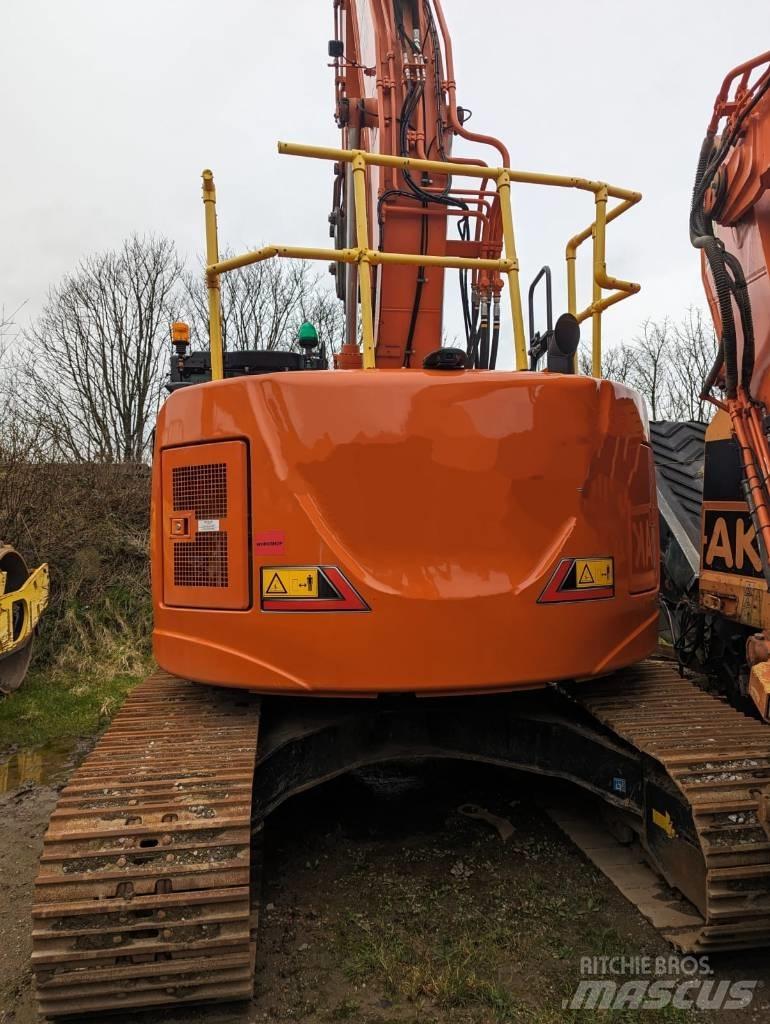 Hitachi ZX225US-7 Pásové rýpadlá