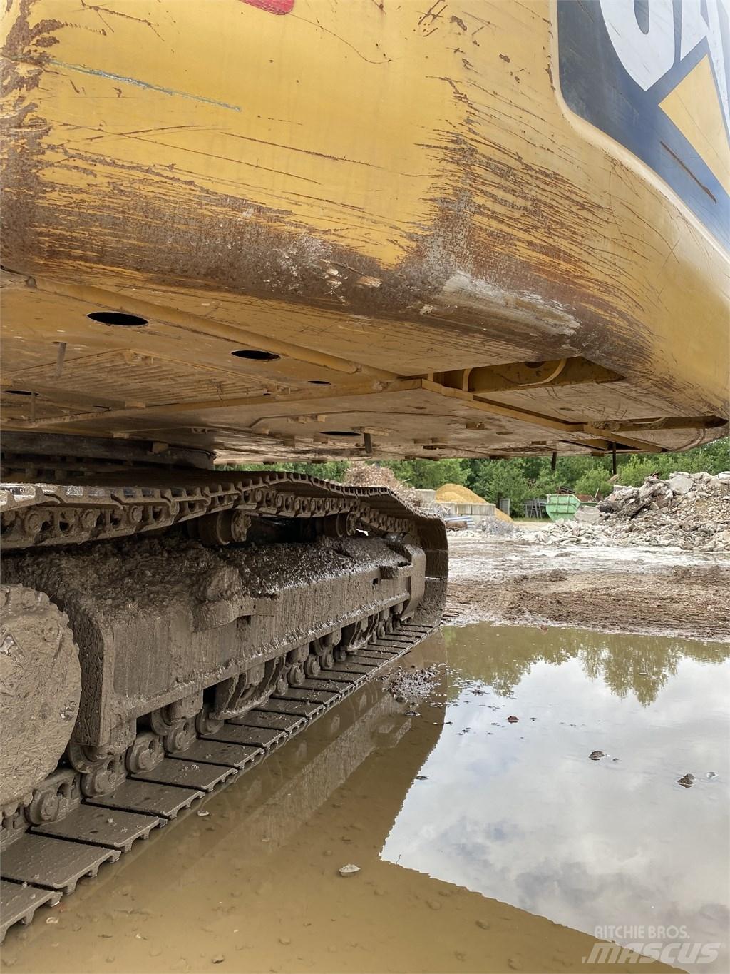CAT 326 FLN Pásové rýpadlá