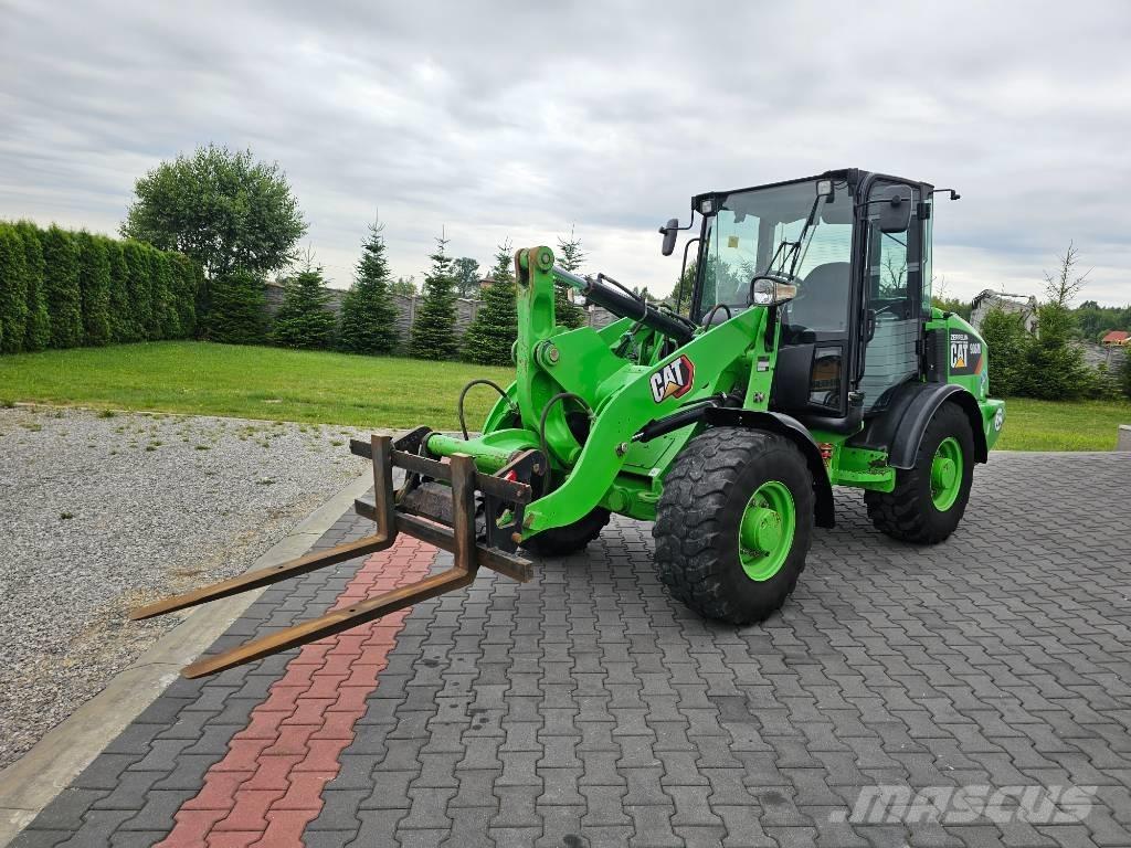 CAT 906 M Kolesové nakladače