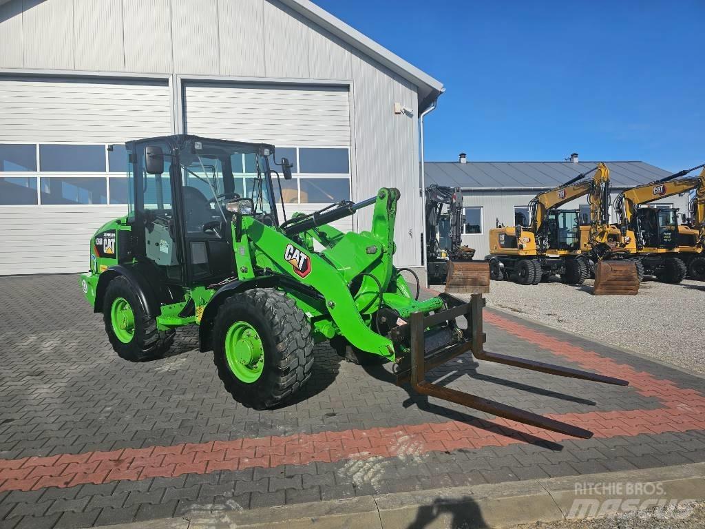 CAT 906 M Kolesové nakladače