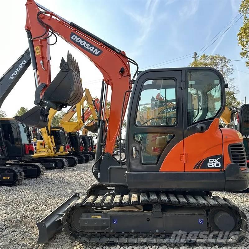 Doosan DX 60 Pásové rýpadlá