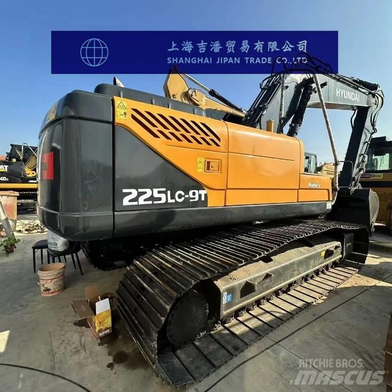 Hyundai R225 Pásové rýpadlá