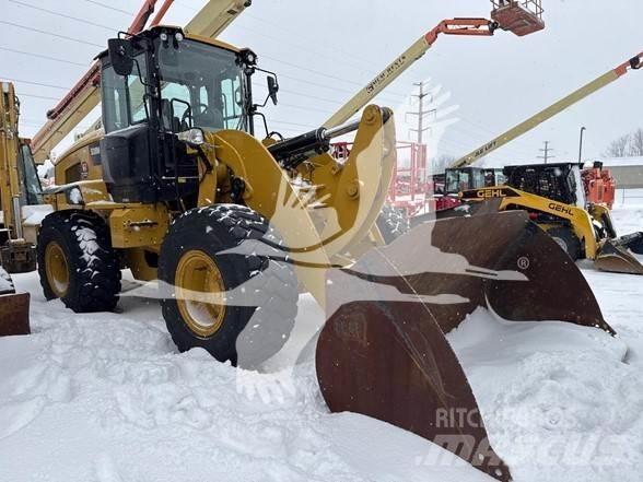 CAT 938M Kolesové nakladače