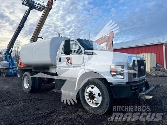 F & R F750 Návesy na prepravu kmeňov