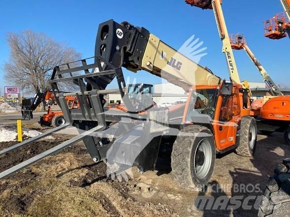 JLG 1255 Teleskopické manipulátory
