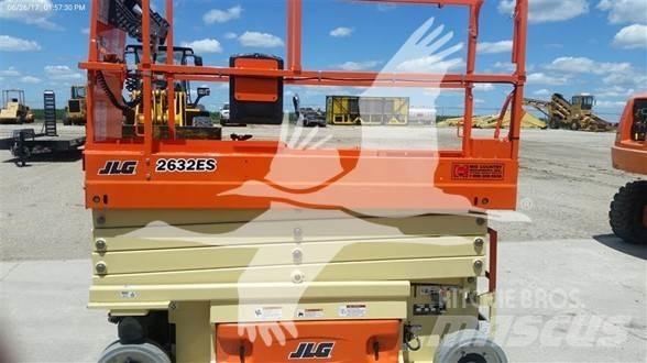 JLG 2632ES Nožnicové zdvíhacie plošiny
