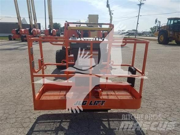 JLG 450AJ Kĺbové plošiny