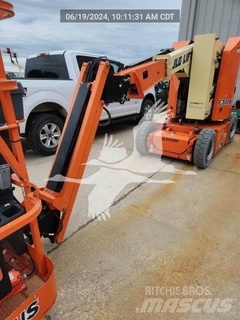 JLG E300AJP Kĺbové plošiny