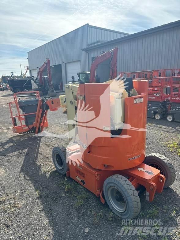 JLG E300AJP Kĺbové plošiny