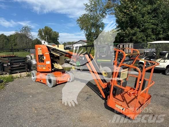 JLG E300AJP Kĺbové plošiny