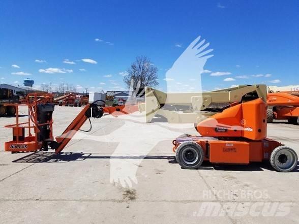 JLG E400AJPN Kĺbové plošiny