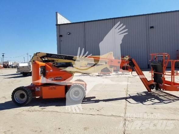 JLG E450AJ Kĺbové plošiny