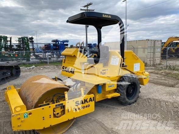 Sakai SV204D Ťahačové valce
