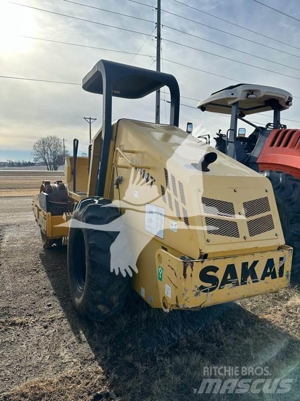 Sakai SV414T Ťahačové valce