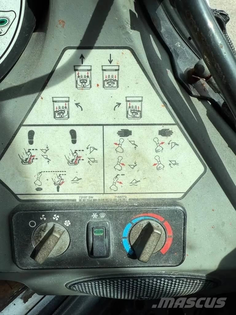 Bobcat T650 Šmykom riadené nakladače