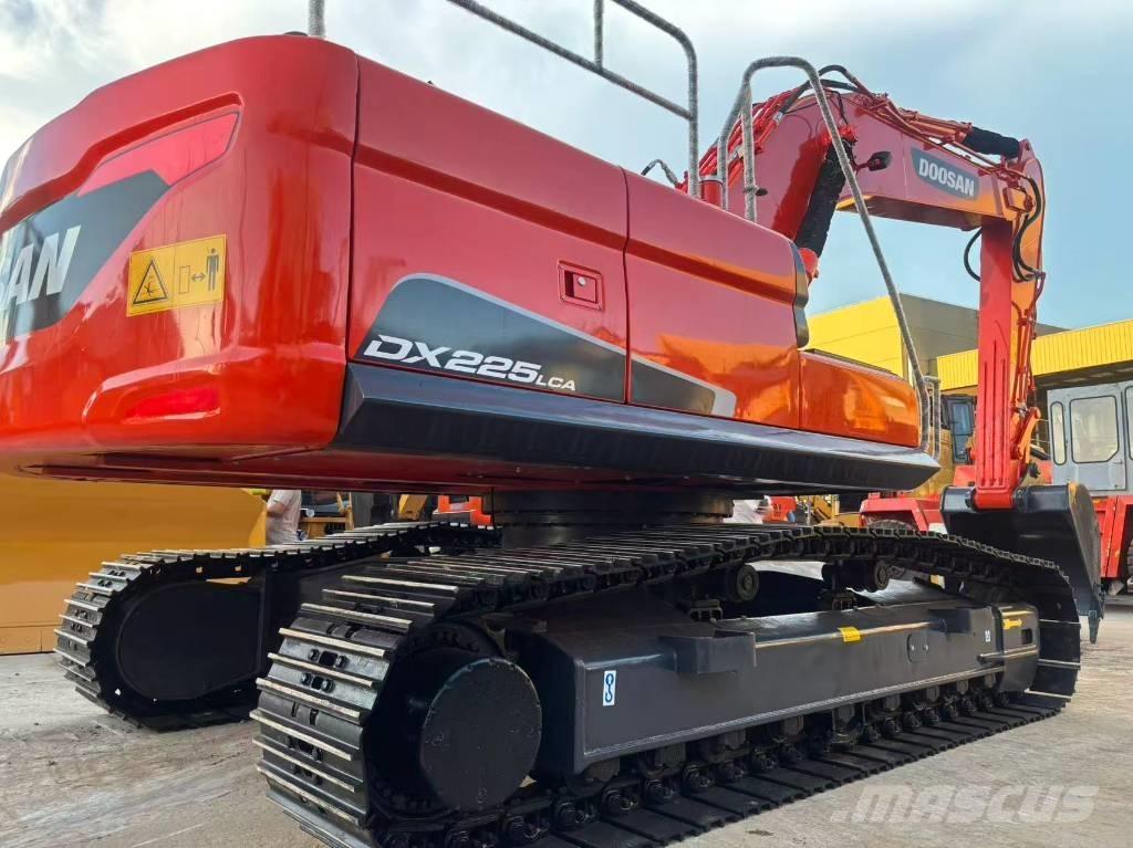 Doosan DX 225 LC Pásové rýpadlá