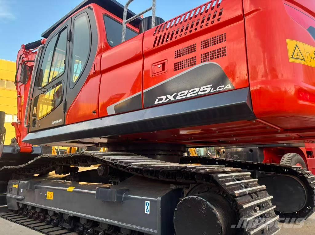 Doosan DX 225 LC Pásové rýpadlá