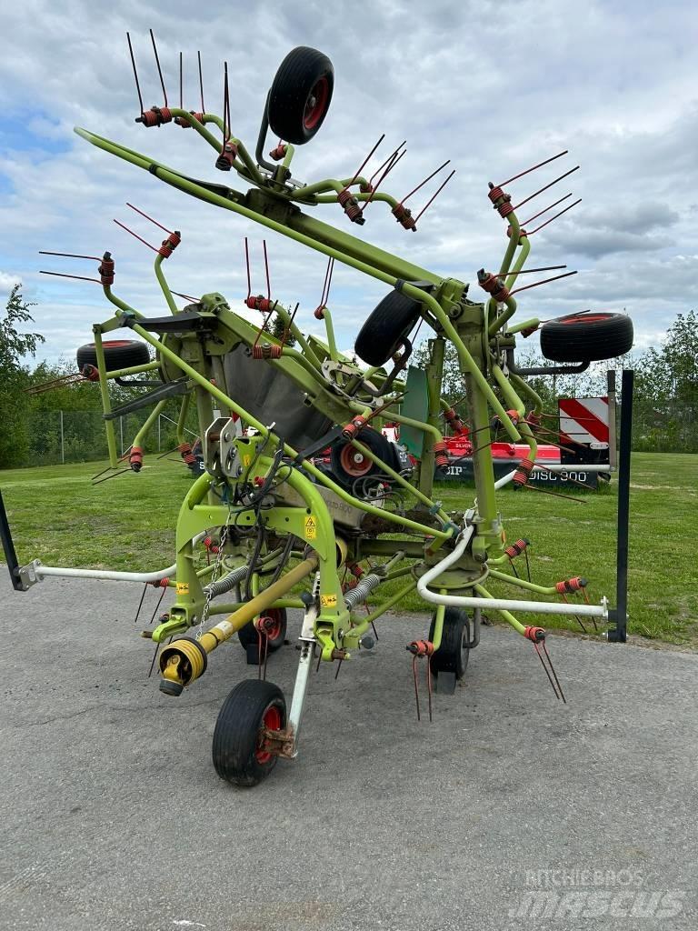 CLAAS Volto 800 Obracače a zhrabovače sena