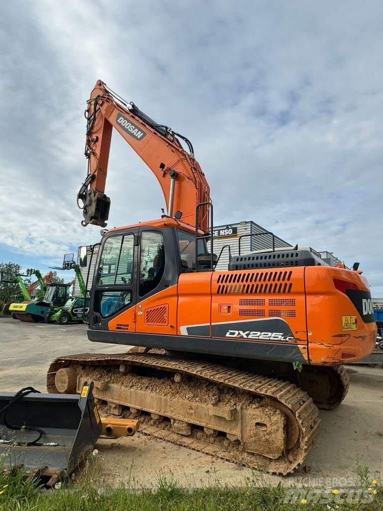 Doosan DX 225 LC-5 Pásové rýpadlá