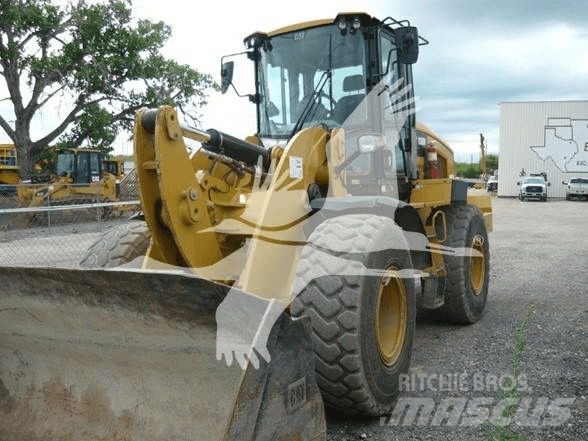 CAT 938M Kolesové nakladače
