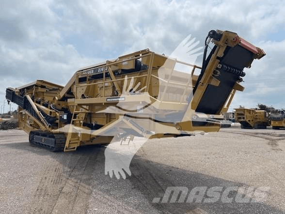 CAT 966M Kolesové nakladače