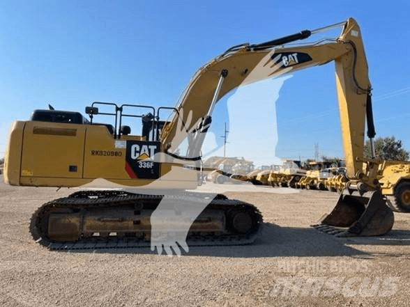CAT D6T XL Pásové dozéry