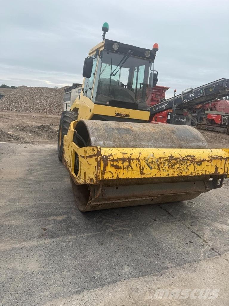 Bomag BW 213 D H-4 Ťahačové valce