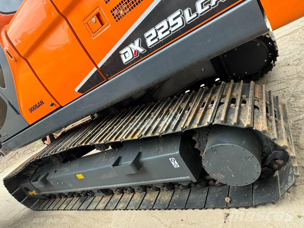 Doosan DX 225 LCA Midi rýpadlá 7 t - 12 t