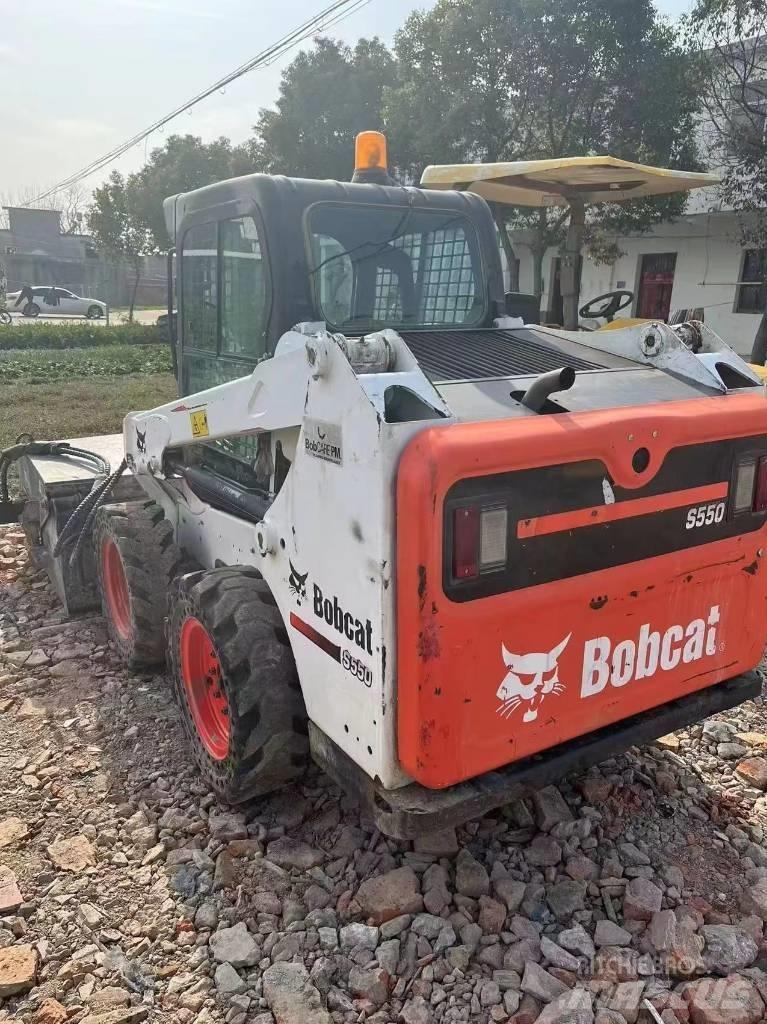 Bobcat S 550 Kolesové nakladače