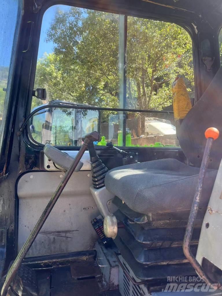Hyundai R60-5 Pásové rýpadlá