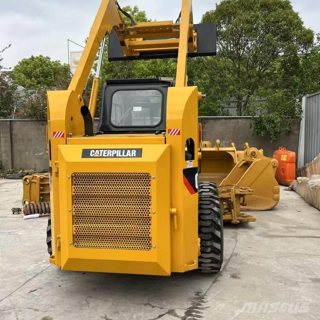 CAT 246 B Mininakladače