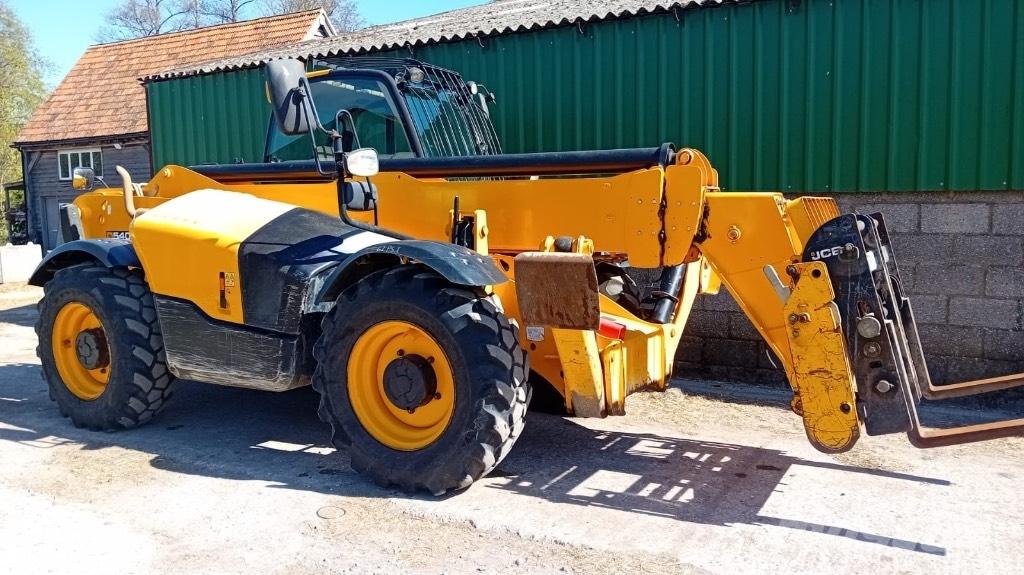 JCB 540-140 Teleskopické manipulátory