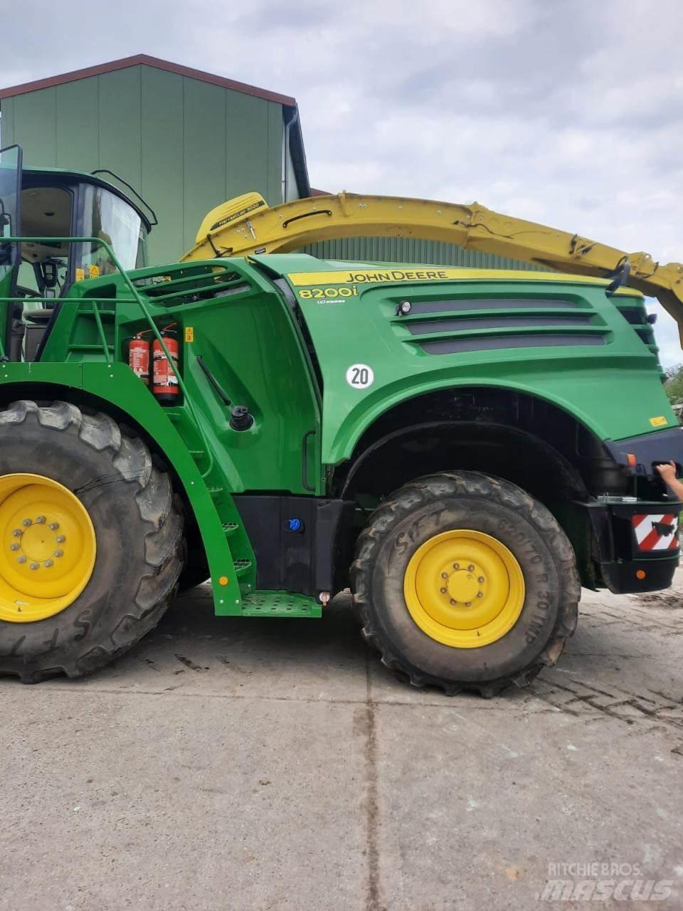 John Deere 8200 i Samochodné kosačky