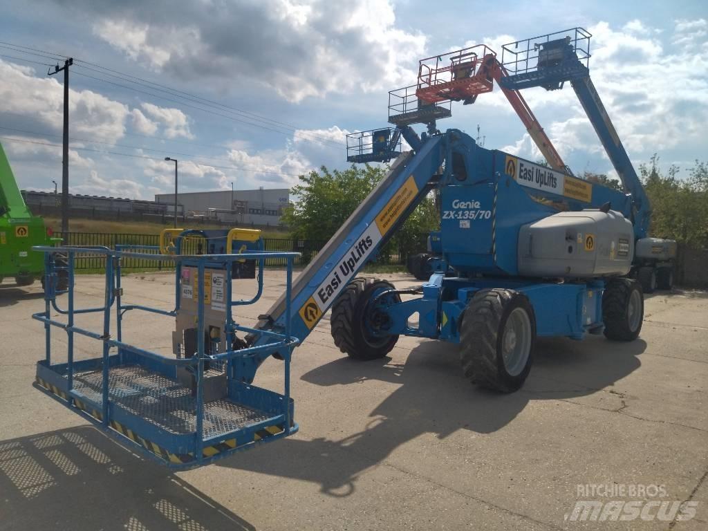 Genie ZX 135/70 Kĺbové plošiny