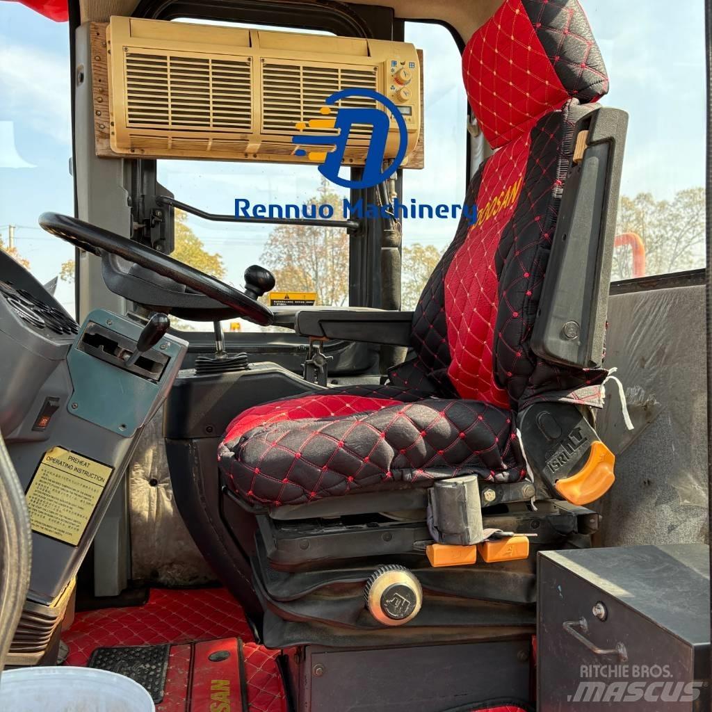 Doosan DL505 Kolesové nakladače