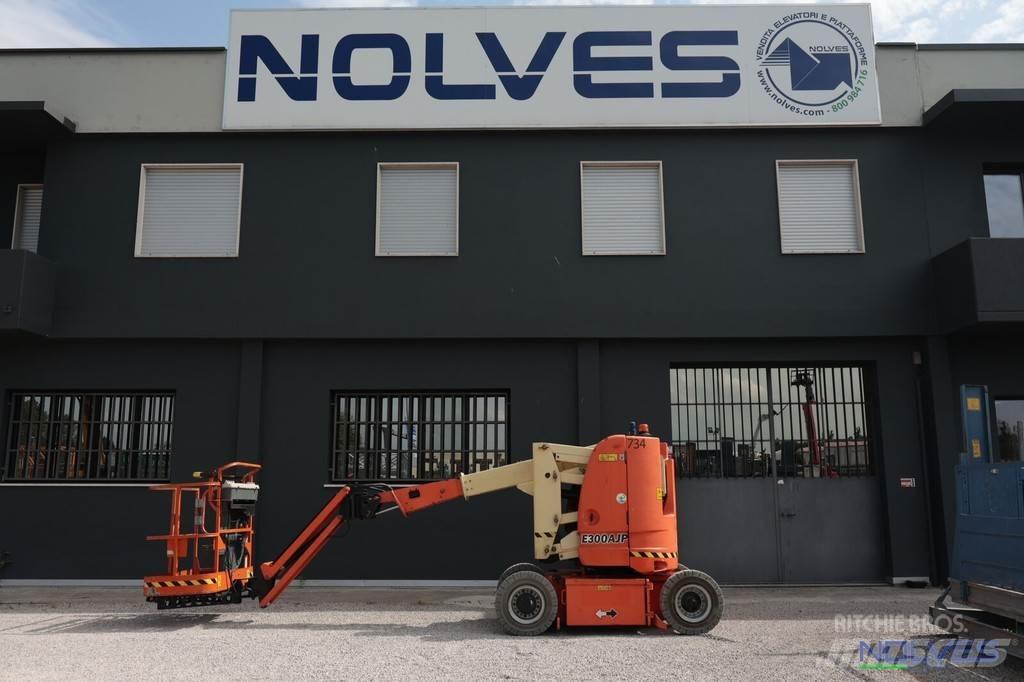 JLG E300AJP Kĺbové plošiny
