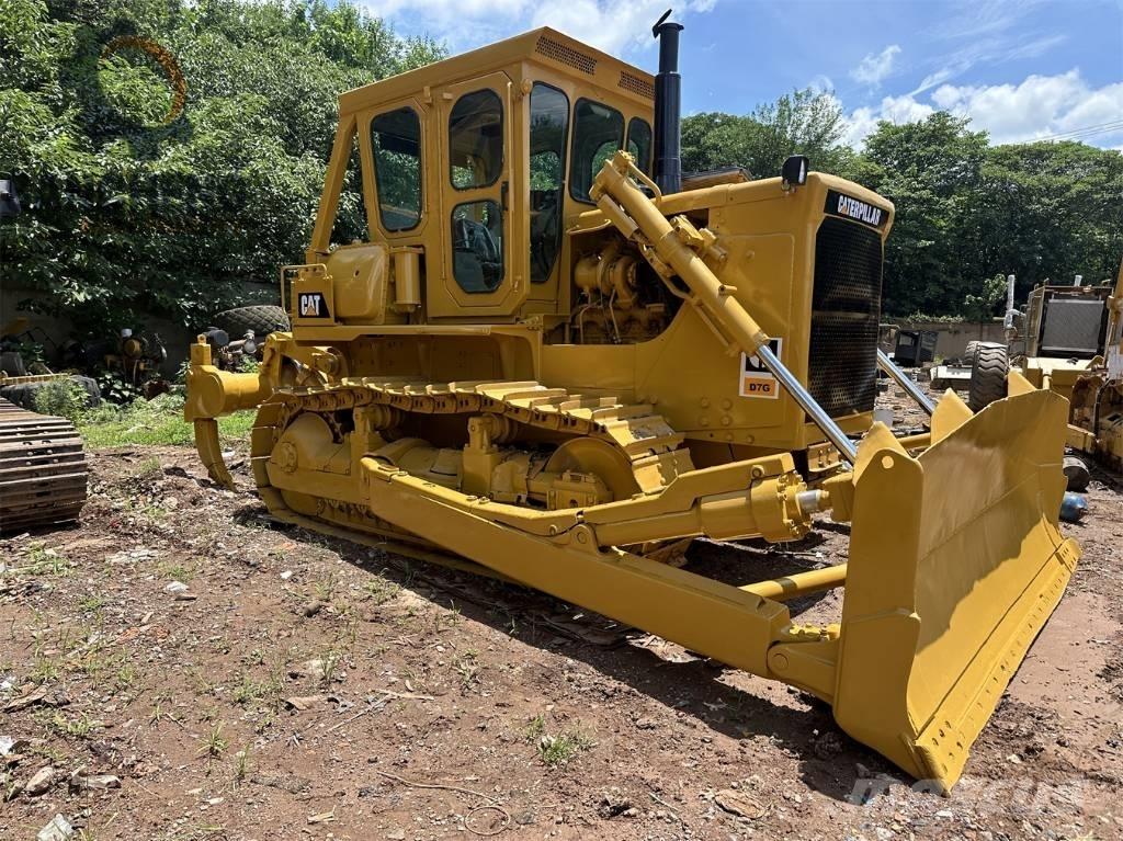 CAT D 7 G Pásové dozéry