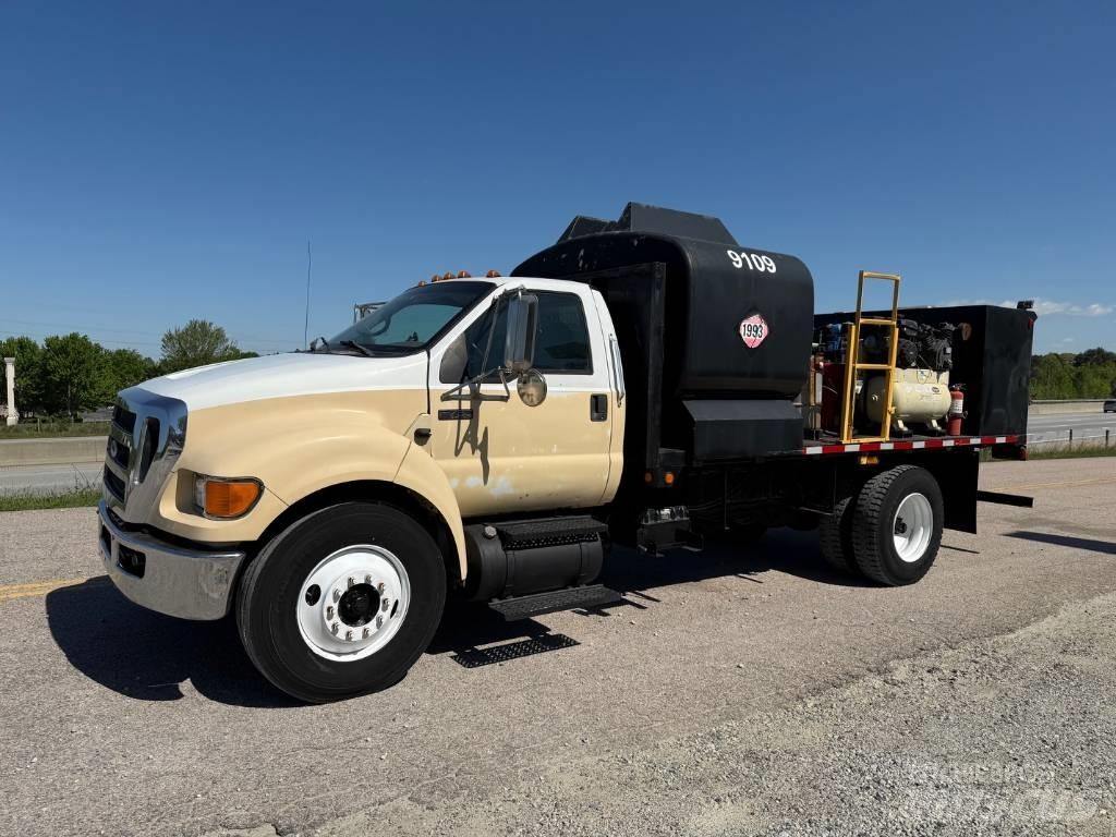 Ford F 750 XLT Komunálne / Multi-úžitkové vozidlá