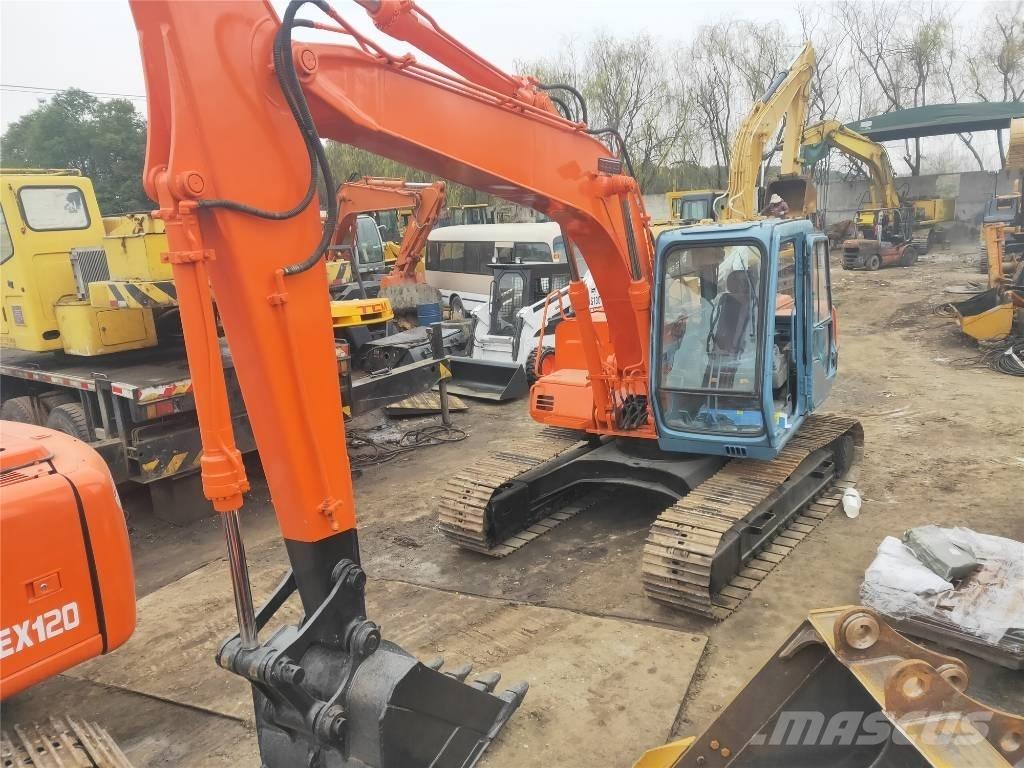 Hitachi EX120 Midi rýpadlá 7 t - 12 t