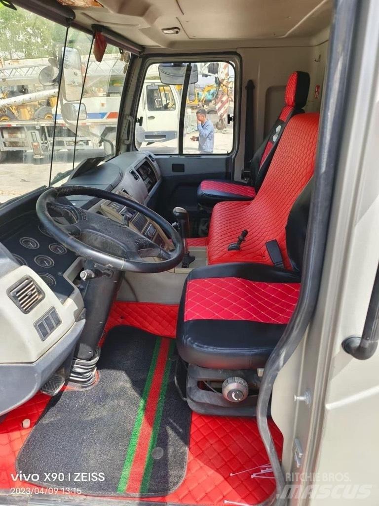 Zoomlion QY50V Univerzálne terénne žeriavy