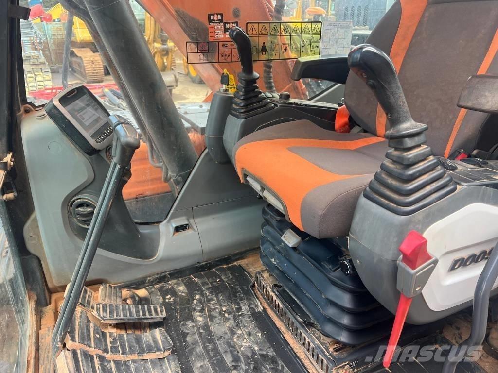 Doosan DX 140 LC Pásové rýpadlá